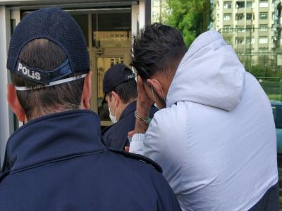 Yastık içinden para hırsızlığına adli kontrol
