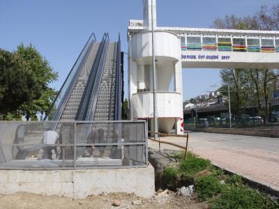 Muhtarlardan yürüyen merdivene destek
