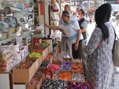 Bayram şekerleri tezgahlarda
