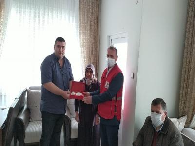 Bayram şekeri Kızılay’dan
