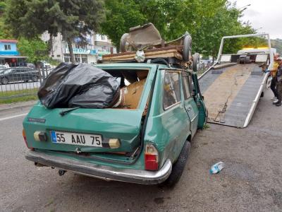 Otomobil ağaca çarptı: 1 yaralı
