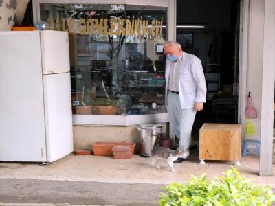 ’KEDİLERİN DEDESİ ARTIK MUTLU