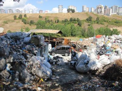 Yanan geri dönüşüm istasyonunda 300 bin TL zarar
