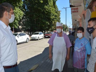 ’Maskeni tak, sosyal mesafeyi uygula’ denetimi
