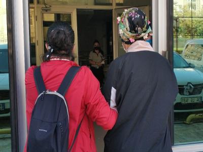 Kocasını bıçaklayan genç kadına adli kontrol
