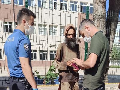 Yabancı uyruklu şahıs polisi alarma geçirdi
