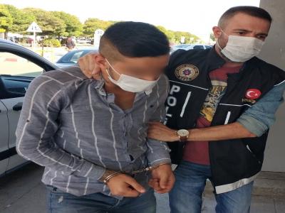 Uyuşturucu hapla yakalanan 3 kişi adliyede
