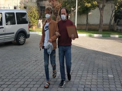 Babasını bıçaklayan 16 yaşındaki çocuk adliyeye sevk edildi
