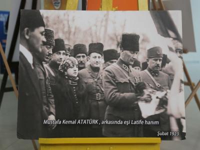 Atakum Belediyesi ‘Fotoğraflarla Atatürk’ sergisine ev sahibi oldu
