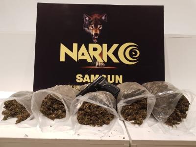 Samsun’da 1 kilo 880 gram esrar ele geçti: 2 gözaltı
