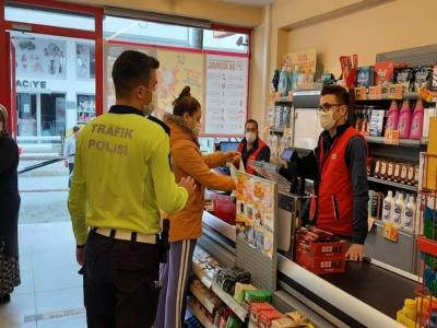 Alaçam’da maske ve sigara denetimi
