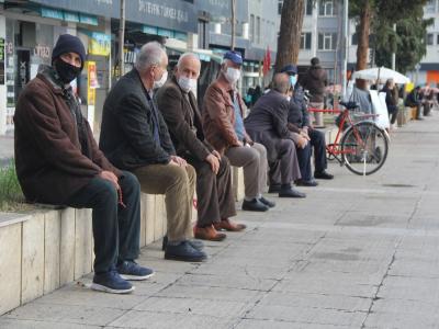 Vatandaşın korona aşısına karşı kafası karışık
