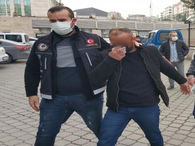 Şüpheli araçtan kokain ele geçirildi: 3 gözaltı
