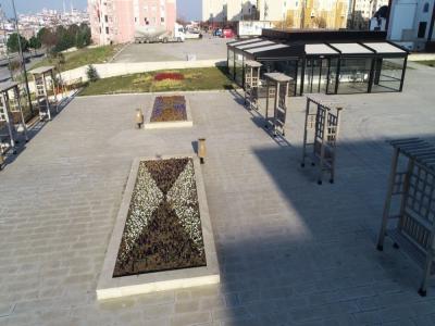 İlkadım‘da mevsimlik çiçek dikimiyle her yer renkleniyor
