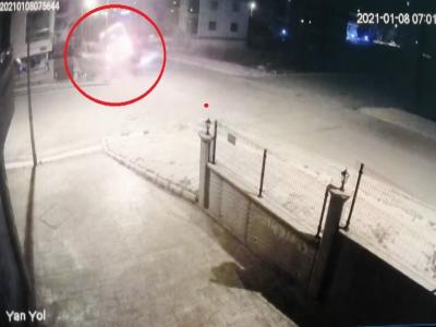 2 kişinin öldüğü, 23 kişinin yaralandığı servis kazası kamerada

