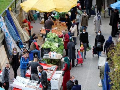 Halk pazarlarında kısıtlama hareketliliği
