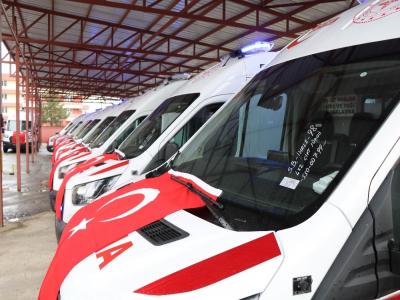 Samsun’un sağlık filosuna 14 yeni ambulans
