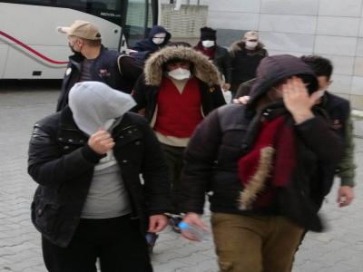 DEAŞ’dan gözaltına alınan 14 kişi adliyeye sevk edilerek gözaltı süreleri uzatıldı
