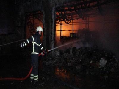 Samsun’da sanayi sitesindeki yangın söndürme çalışması devam ediyor
