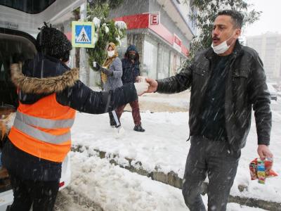 Atakum Belediyesi tüm ekipleriyle karla mücadelede
