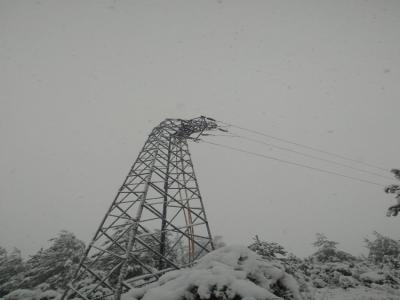 Elektrik arıza ekiplerinin karla imtihanı