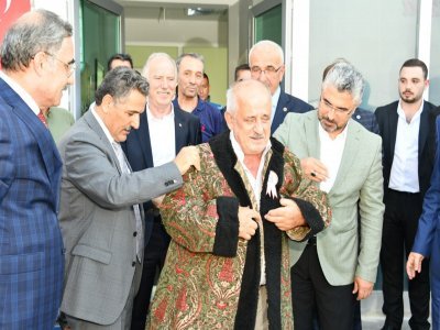  Ahilik kardeşlik demek