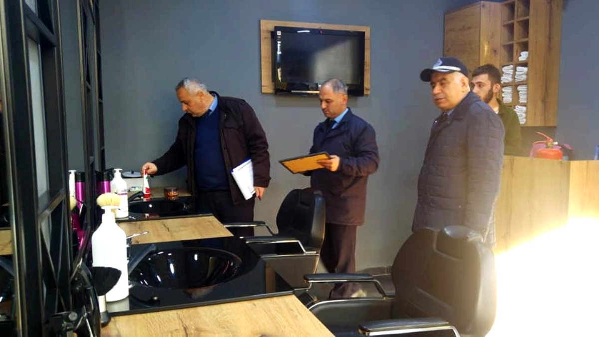 Berber ve kuaförler denetlendi