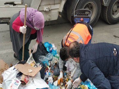ÇÖPTEN PIRLANTA YÜZÜK ÇIKTI