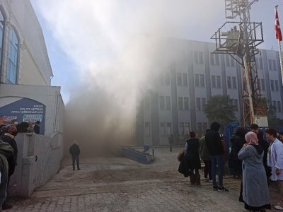 FABRİKADA KORKUTAN YANGIN