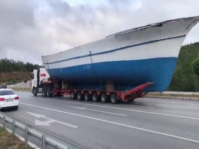 KARAYOLUNDA TEKNE VAR