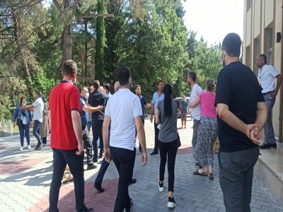 KARDEŞLERİN MEZARLIKTA CENAZE KAVGASI