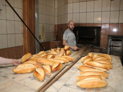 KAVAK'TA EKMEK 2 LİRADAN SATILIYOR