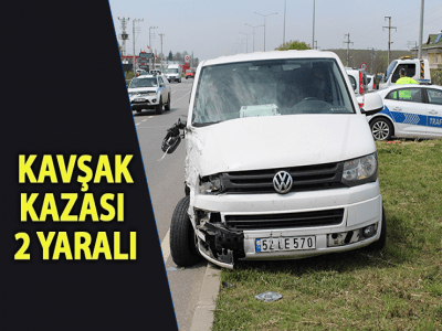 KAVŞAK KAZASI  2 YARALI