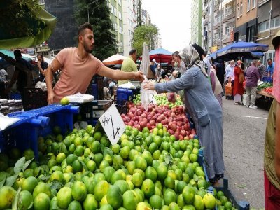 Kışlık meyve ve sebzeler tezgahlarda