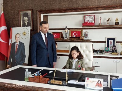 MİNİK ZEYNEP KAVAK’A BAŞKAN OLDU