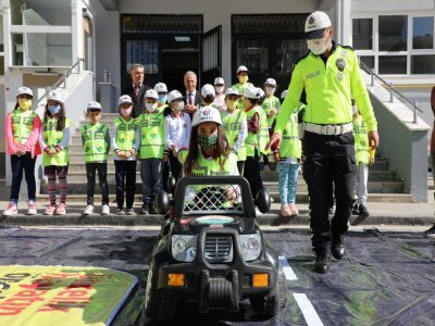MİNİKLER TRAFİK EĞİTİMİ ALDI