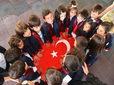 MİNİKLERİN BÜYÜK HEYECANI
