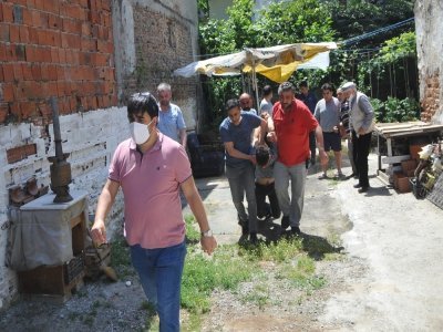 ÖRÜMCEK ADAM ÇATIDAN ÇATIYA UÇTU