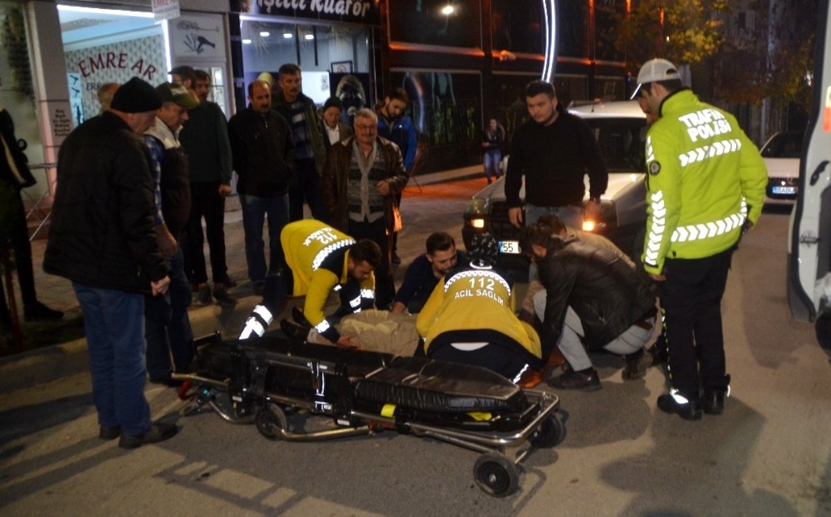 Otomobil ile bisiklet çarpıştı