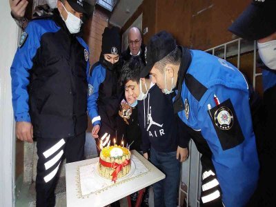 SAMSUN POLİSİNDEN SEVİNDİREN ZİYARET