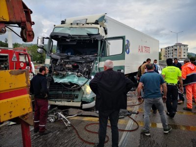 SAMSUN'DA TIR DEHŞETİ  5 YARALI