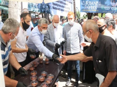 SAMSUN'DA VATANDAŞLARA OSMANLI ŞERBETİ    