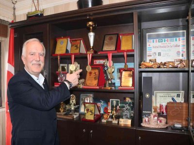 SAMSUN'UN SIRTI YERE GELMEYEN BAŞKANI