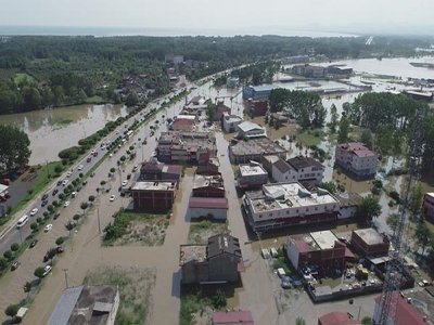 Sel yaraları sarılıyor