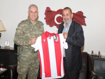Uyanık, Üstün ve Kılıç’ı ziyaret etti