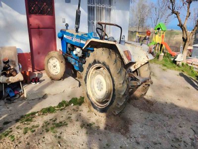 ÜZERİNDEN TRAKTÖR GEÇTİ 