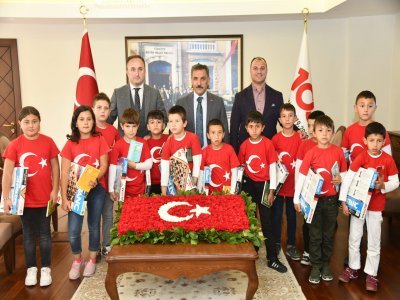 Vali’ye Cumhurbaşkanını anlattılar