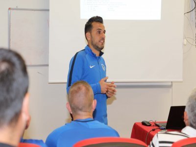 Yabancı hocalar Futbol Okulu’nda 